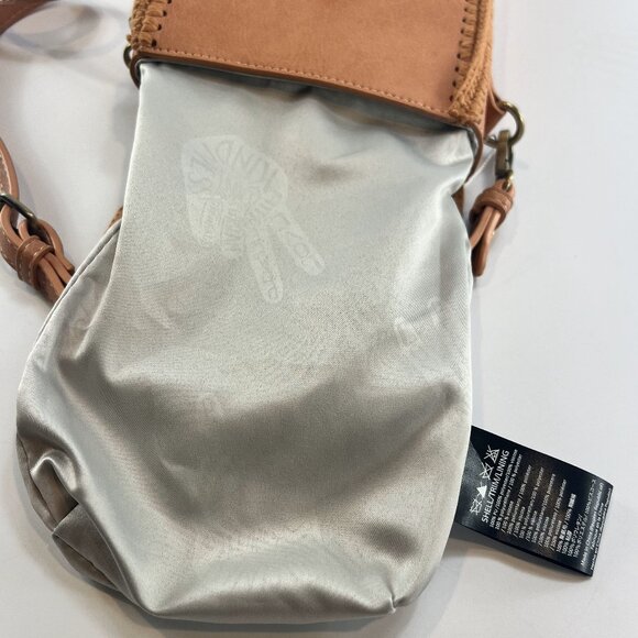 NWT Urban Originals Vegan Love Fest Crochet Crossbody Purse - Picture 9 of 16